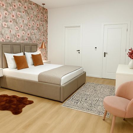 Hotel Capital Inn Tirana Kültér fotó